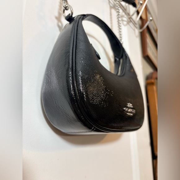 ✨ FLAWLESS Coach Carmen Mini Crossbody - Black Crinkle Patent Leather (CW036) - Picture 4 of 13